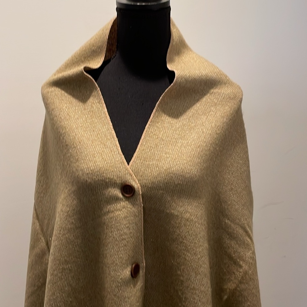 Women’s Wrap Shawl Large Button Closure Option Fringed Luxurious Material - Picture 7 of 9